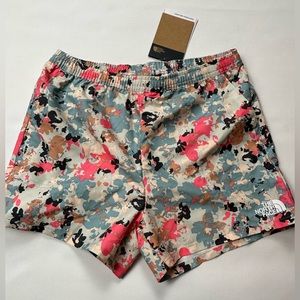 NWT The North Face girls flashdry multicolor camo athletic shorts. Size youth L